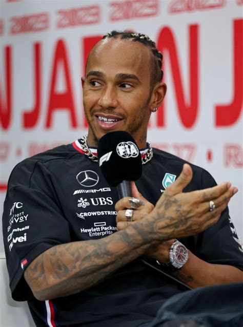 Sir Lewis Hamilton Flashes Gold Tooth Ahead Of Japan Grand Prix Metro