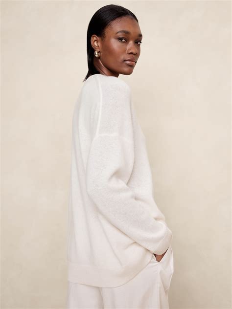 Caro Oversized Lightweight Cashmere Sweater Banana Republic