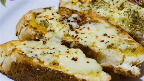 Pizza Hut Style Cheese Garlic Bread Recipe By Riya S Kitchen Youtube