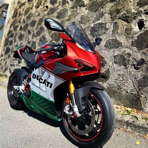 2018 Panigale V4s Custom Tricolore Ducati Forum