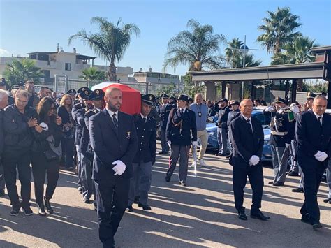 Folla E Commozione Ai Funerali Di Pierluigi Rotta Poliziotto Ucciso A