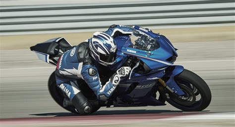 Yamaha Yzf R Action Paul Tan S Automotive News