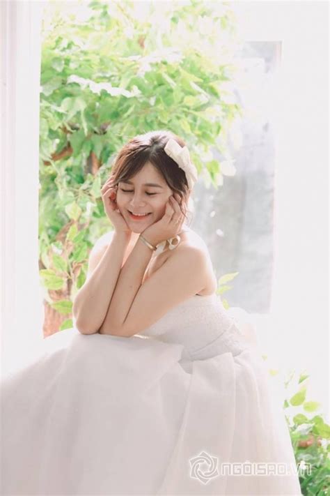 Hot girl và hot boy Việt Bà Tưng lộ cằm nhọn hoắt Hot girl dân tộc xinh đẹp dù
