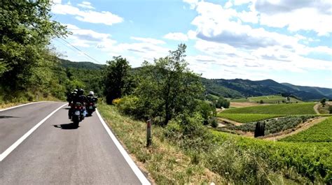 Castellina Way La Strana Piccola Adunanza Dei Motociclisti News