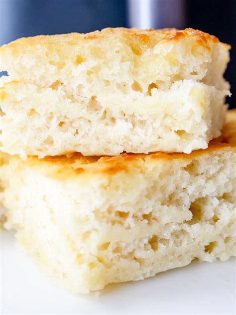 Easy Bisquick Biscuit Recipe ~ Sour Cream Biscuits Devour Dinner