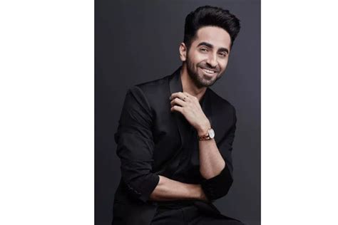 4 Best Ayushmann Khurrana Hairstyle Looks [2022]