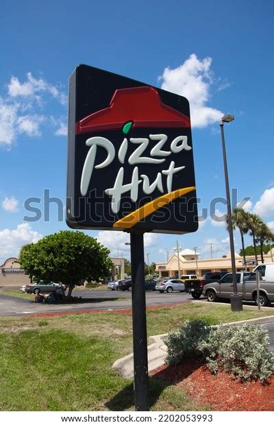 82 Pizza Hut Locations Images, Stock Photos & Vectors | Shutterstock