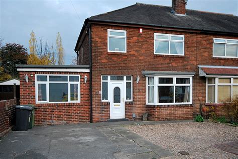 Whitegates Mirfield 4 Bedroom House Sstc In Wellhouse Lane Mirfield