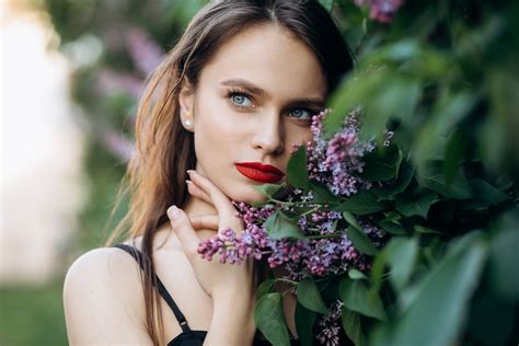 Download Brunette Blue Eyes Lipstick Flower Woman Model 4k Ultra Hd