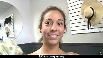 Desesperada Desnudo En P Blico Y Folla Para Pagar El Alquiler Xvideos