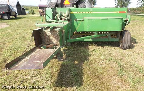 1975 John Deere 336 Small Square Baler In Robinson Ks Item Dc5388