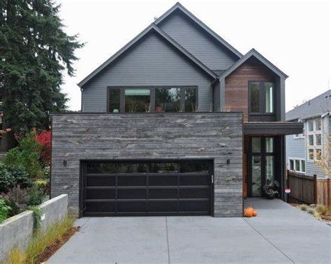 Casa Con Fachada Gris Pared De Piedra Y Madera Exterior Color