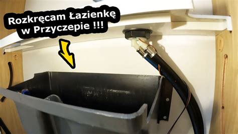 Łazienka w Przyczepie Kempingowej Jak dostać się do Rur