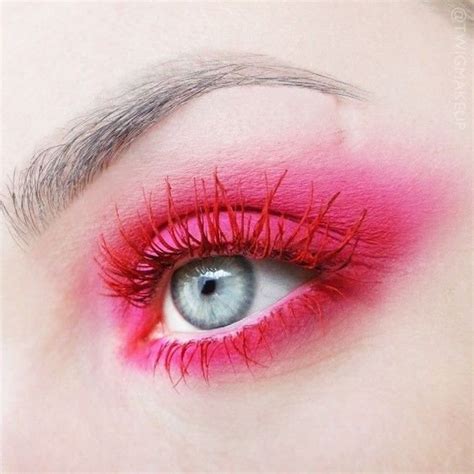 Pink Eye Makeup Looks To Try This Season