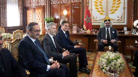 Pedro Sánchez busca la foto con Mohamed VI con la inmigración y el