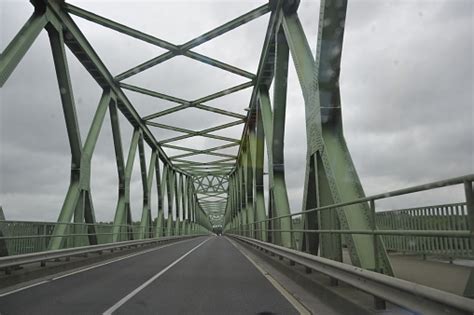 Jembatan Besi Dalam Konstruksi Truss Foto Stok Unduh Gambar Sekarang