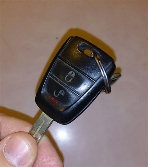 Батарейка в ключе — KIA Ceed (1G), 2 л, 2007 года | электроника | DRIVE2
