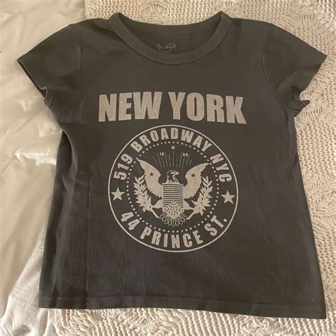 Never Worn Brandy Melville Cropped Tee In 2024 Brandy Melville