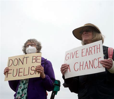 Climate Protesters March on New York, Calling for End to Fossil Fuels ...