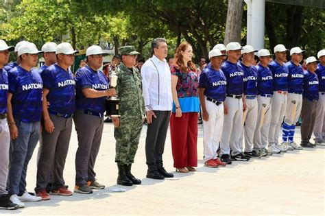 Asiste Rutilio Escand N A La Clausura Y Premiaci N De Los Juegos