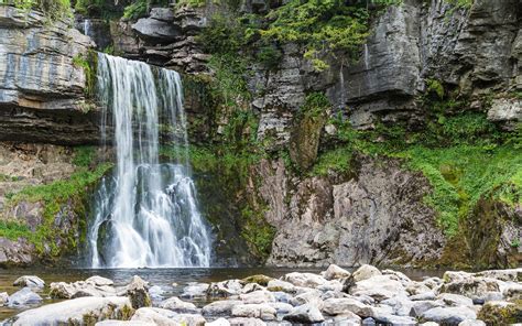 Yorkshire Dales Waterfalls: Your Guide to the Most Stunning Sights To See