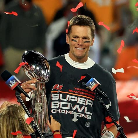 Tom Brady Wins Historic Super Bowl No 7 Buccaneers Beat Chiefs 31 9