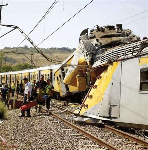 Al Menos Heridos Al Chocar Dos Trenes En Sud Frica