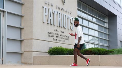 PHOTOS: Patriots players report to Gillette Stadium for Training Camp