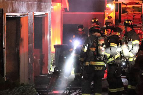 Firefighters Contain Late Night Garage Fire In North Everett My