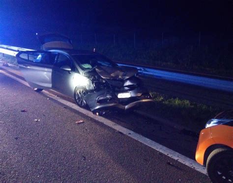 Wypadek Trzech Samochod W Na Trasie S Na Wysoko Ci W Z A Barcza