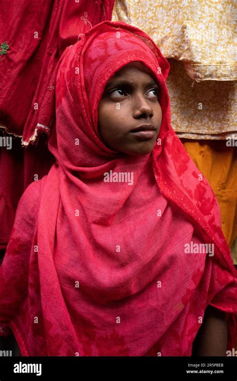 Bangladesh Dhaka Girls From Poor Hi Res Stock Photography And Images