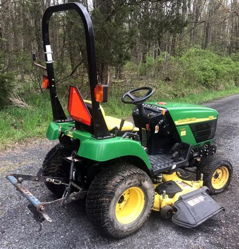 Lot John Deere 2210 Hst Sub Compact Utility Tractor