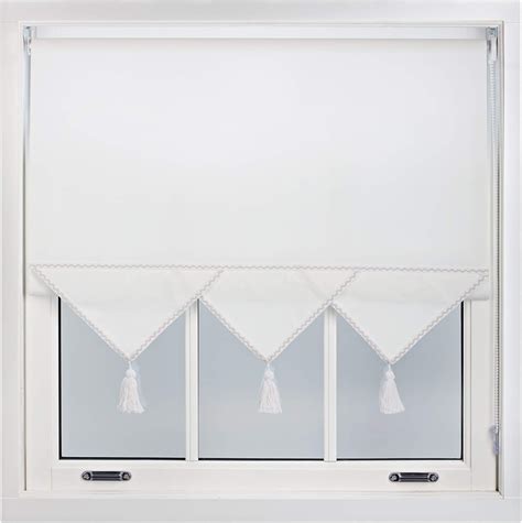 Furnished Roller Blind With Triangle Edge Metal Fittings Trimmable