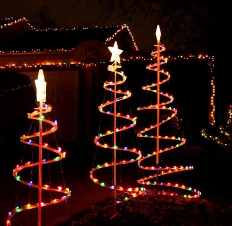 Animated outdoor christmas lights - 15 necessary parts of our Christmas ...