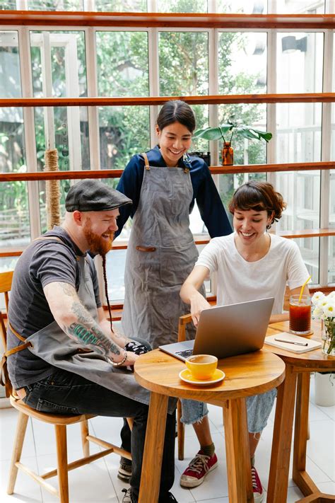 Cafés vs. Bakeries: What’s the Difference? | Limepack