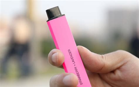 Experts Call For Ban On Disposable Vapes Due To Disproportionate Use