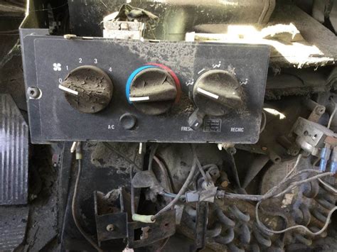 2005 Mack Granite Cv713 Heater Ac Temp Control For A Mack Cv713 For