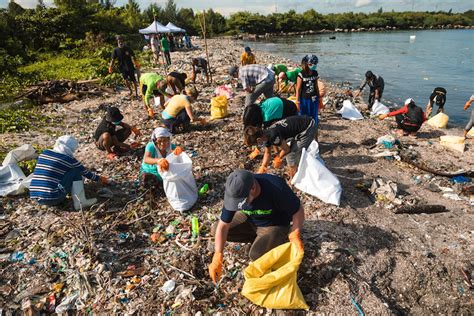 Plastic Trash From The ‘sachet Economy’ Chokes The Philippines’ Seas