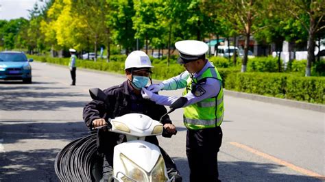 池北交警开展驾乘摩托车电动自行车不戴头盔专项整治 澎湃号·政务 澎湃新闻 The Paper