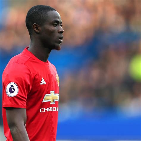 Eric Bailly Injury: Manchester United Defender Injures Knee vs. Crystal ...