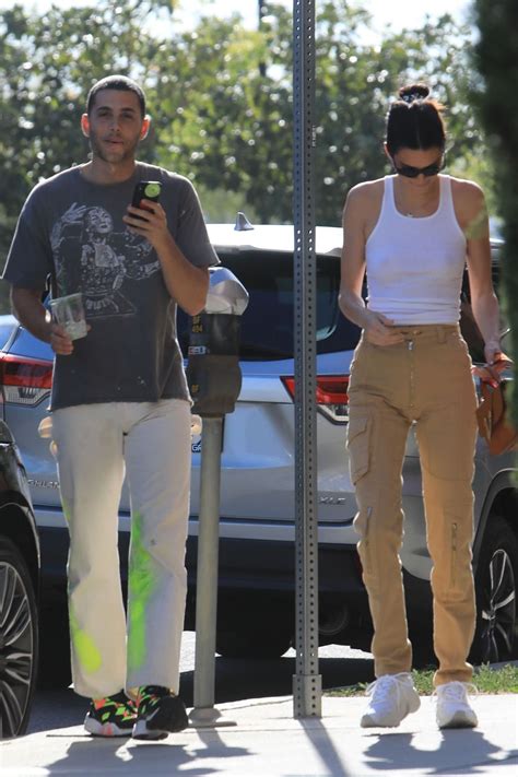 Kendall Jenenr Braless Boobs Hot Celebs Home