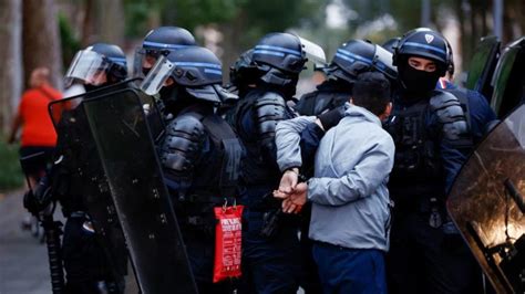 V Deo Polic A Gala Arresta Brutalmente A Hombre Con S Ndrome De Down