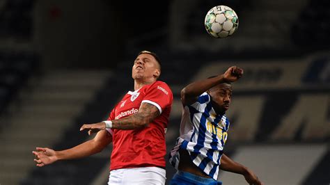 Fc Porto Vence Santa Clara No Drag O Golo De Toni Mart Nez No