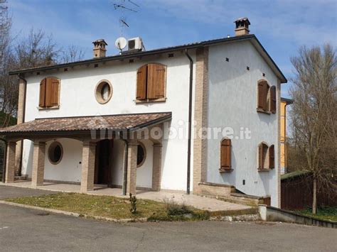 Vendita Villa Unifamiliare In Via Sinistra Guerro Castelvetro Di