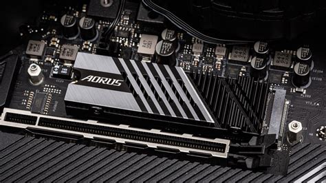 Gigabyte Aorus Gen S M Nvme Ssd Review Nanocarbon Cooled For