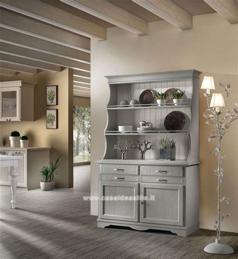 La credenza è il mobile di cucina in cui si conservano le stoviglie