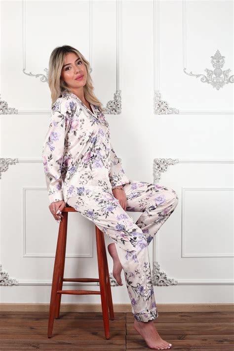 La Reina Divina Lingerie