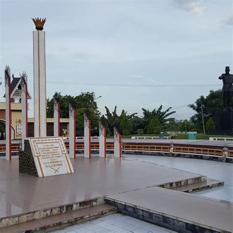 tugu kota palangka raya tugu soekarno palangkaraya indonesia