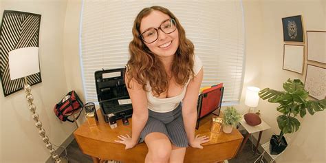 Leana Lovings Fuck Pass VR BabeSource