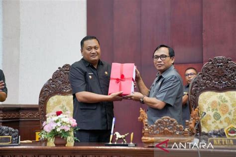 Pemkab Dan Dprd Gianyar Bahas Apbd Sebesar Rp Triliun Antara News